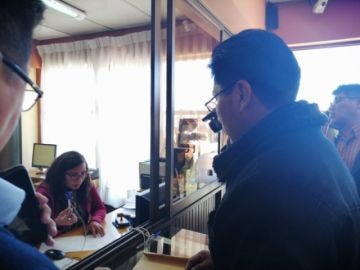 El alcalde al momento de presentar su renuncia.