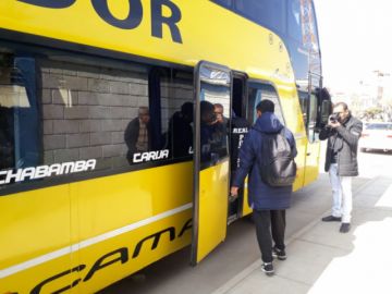 Parten a La Paz.