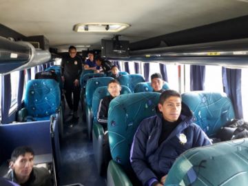 Parten a La Paz.