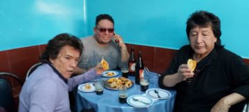 Gerardo Arias y los paceños del jurado.