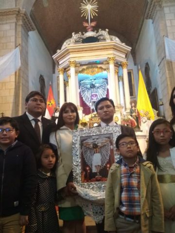 Los pasantes entregan la fiesta.