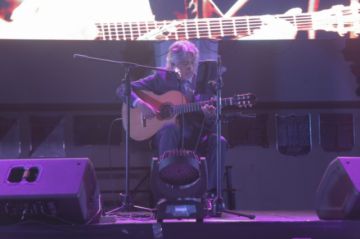 Las danzas le dan colorido a la noche.