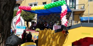El acto fue en el frontis de la Gobernación.