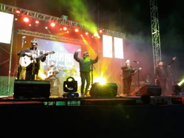 Llajtaymanta ya está en el escenario.