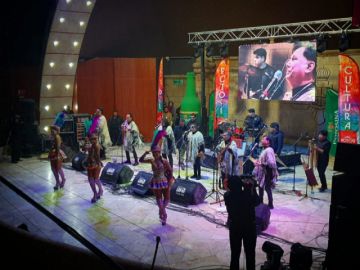Kjarkas en escenario.