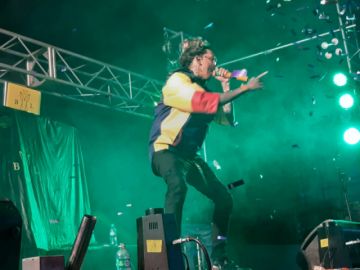 Bonny Lovy está en escena en el campo ferial