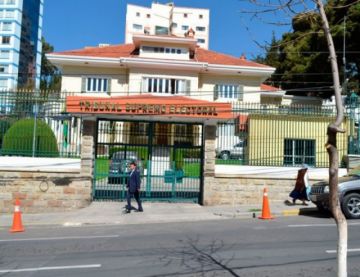 Frontis del Tribunal Electoral en el barrio de Sopocachi en La Paz.