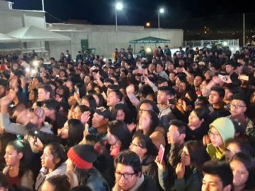 Bonny Lovy está en escena en el campo ferial