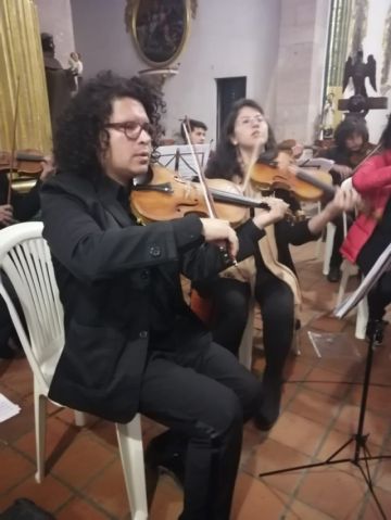 La Orquesta en el templo.