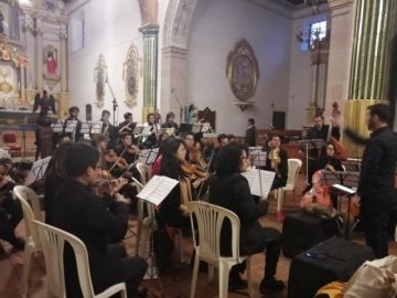 La Orquesta en el templo.