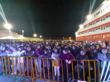 Los jóvenes son los que asisten al Campo Ferial.