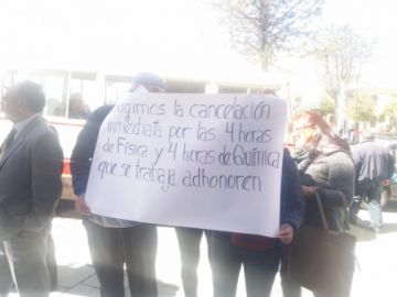 Tuvieron un mitin en la Plaza 10 de Noviembre