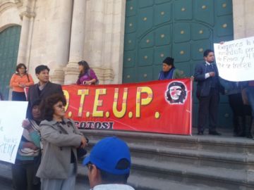 Tuvieron un mitin en la Plaza 10 de Noviembre
