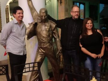 Una visita previa a los ambientes del centro cultural.