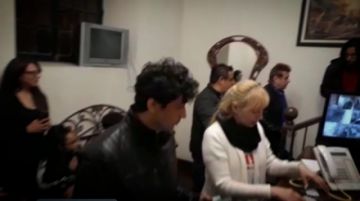 El registro en el hotel.