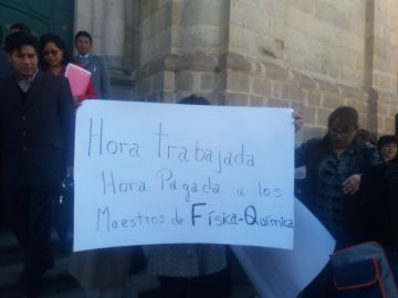 Tuvieron un mitin en la Plaza 10 de Noviembre