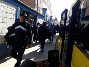 Parten rumbo a Santa Cruz