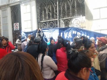 La junta escolar se movilizó esta mañana.