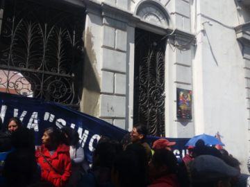 La junta escolar se movilizó esta mañana.
