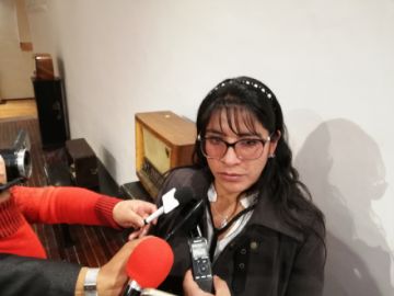 Dopan a una adolescente y abusan de ella