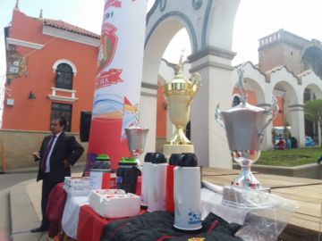 La campaña se realiza en la Plaza 6 de Agosto.