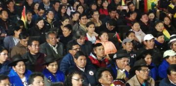 Se desarrolla en el Teatro IV Centenario.