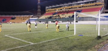 Los equipos no rompen el cero.