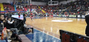 En el coliseo.