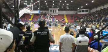 En el coliseo.