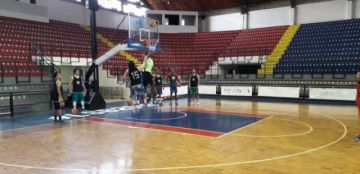 El equipo durante su prática de la vispera. 