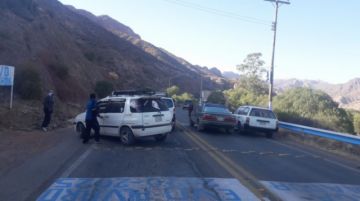 El bloqueo se realiza en el municipio y la carretera.