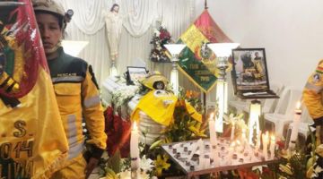 Hoy a las 16:00, los restos de Ernesto Nina serán trasladados al Cementerio general para su entierro.