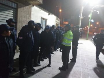 Estuvieron en la Sevilla durante casi toda la noche.