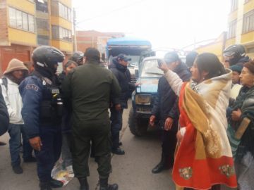 Los comerciantes comenzaron a apostarse desde temprano.