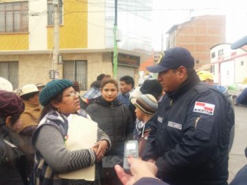 Los comerciantes comenzaron a apostarse desde temprano.