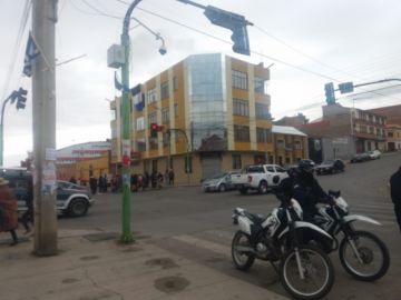 Los comerciantes comenzaron a apostarse desde temprano.