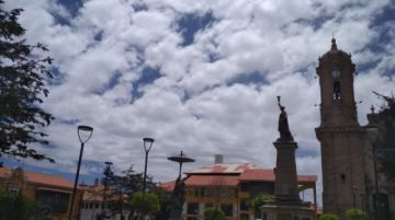 El cielo a mediodía.