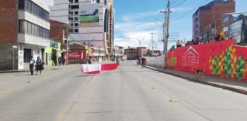 Las calles bloqueadas y la gente se moviliza