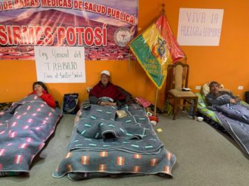 Médicos mantienen sus medidas de presión