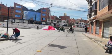 Las calles bloqueadas y la gente se moviliza