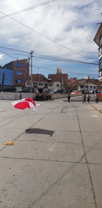 Las calles bloqueadas y la gente se moviliza