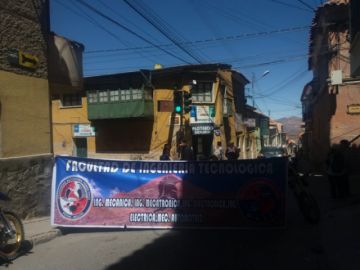 Los bloqueos anularon el tráfico en el centro citadino.
