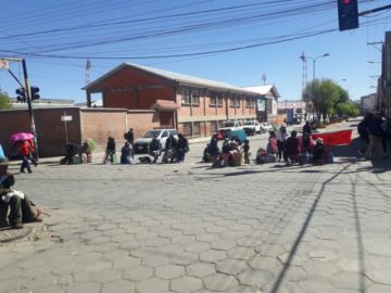 Así están los bloqueos en las calles de Potosí.
