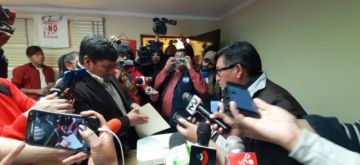 El gobernador entregó personalmente la carta.