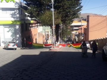 Así están los bloqueos en las calles de Potosí.