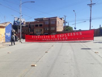 Así están los bloqueos en las calles de Potosí.