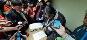 El gobernador entregó personalmente la carta.