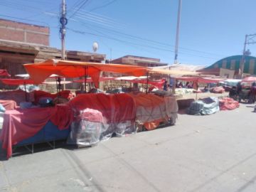 Los puestos de venta de verduras permanecen cerrados