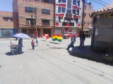 Los bloqueos se mantienen en la Villa Imperial.