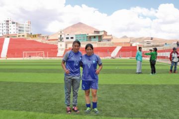 Las jugadoras Olga Cruz y Zulma Huaylla.
